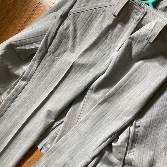 Blazer and dress pants - Picture 7 of 8